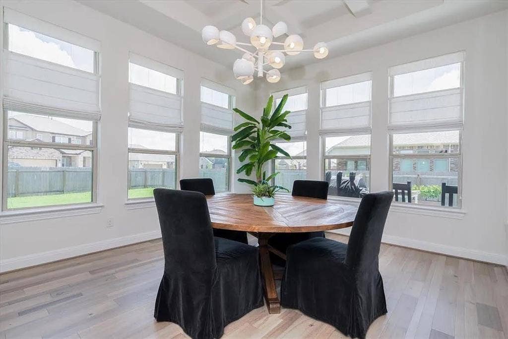 4 BR in Pflugerville