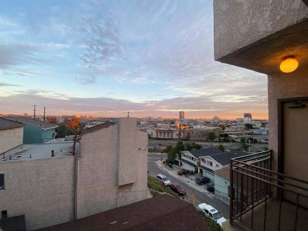 Chinatown/Echo Park Room for Rent