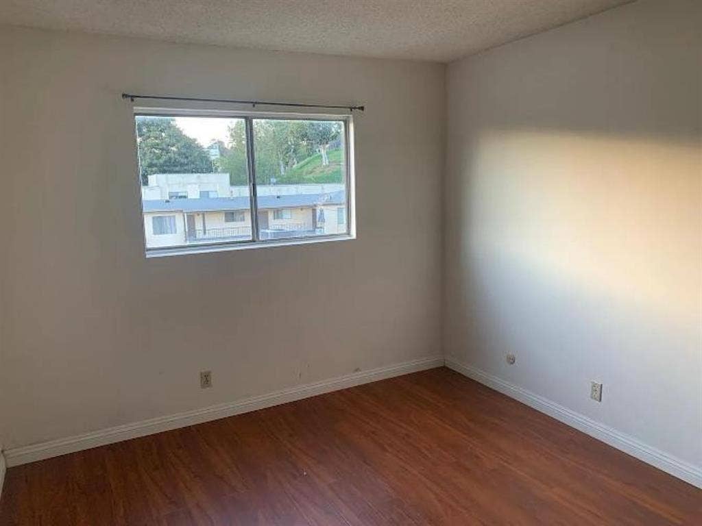 Chinatown/Echo Park Room for Rent