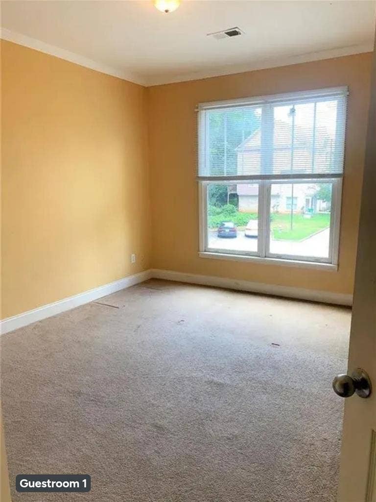 Spacious 5Br Townhouse rooms