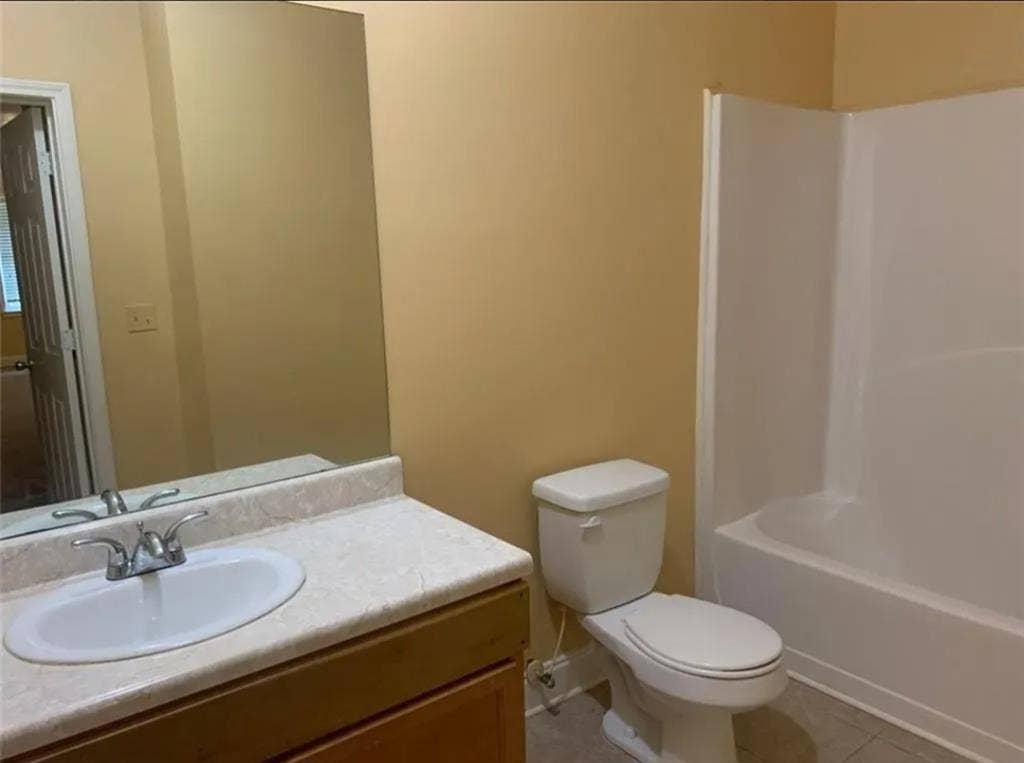 Spacious 5Br Townhouse rooms