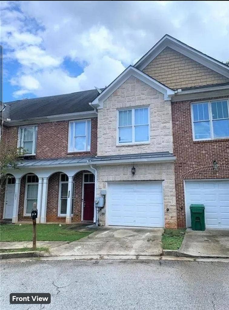 Spacious 5Br Townhouse rooms