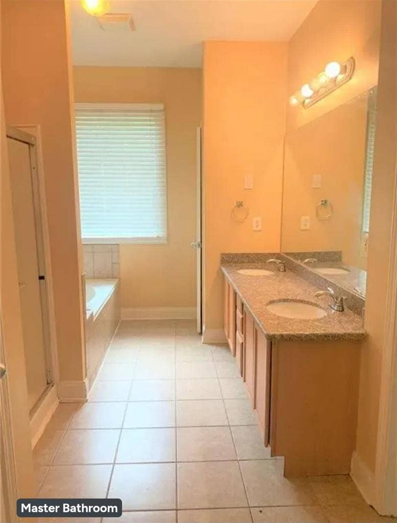 Spacious 5Br Townhouse rooms