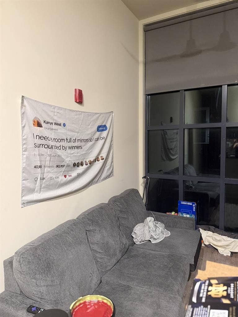 Looking for a Roommatee