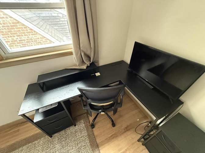 Spacious and comfy furnished room