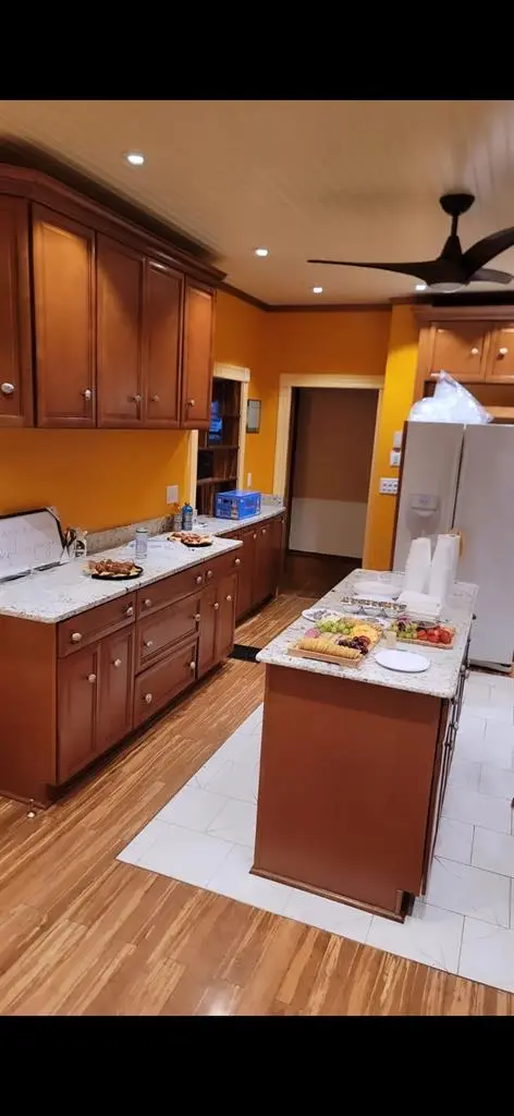 Suite Modern, Bright & Elegant