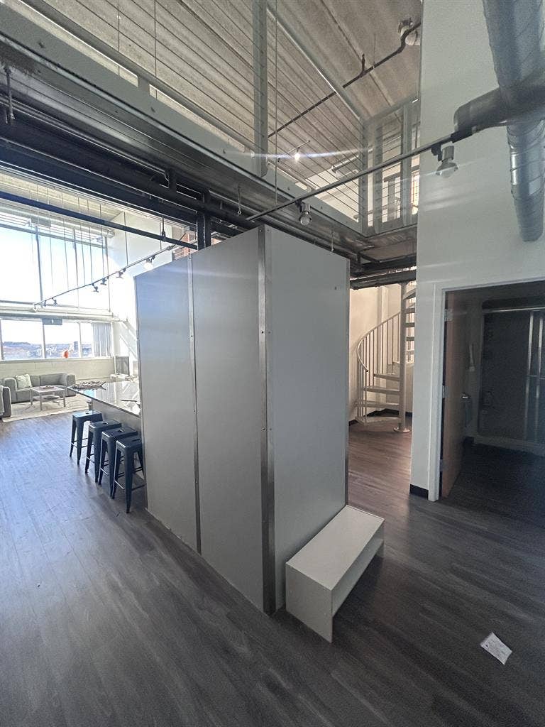 Z-PLACE PH UNIT SUBLEASE