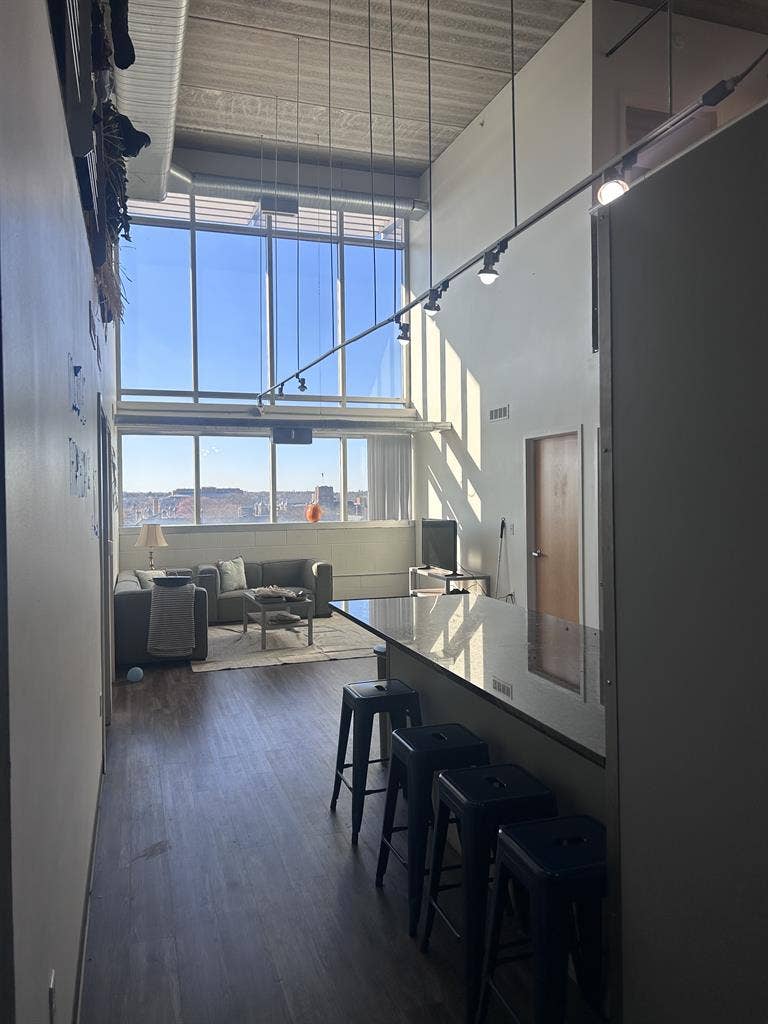 Z-PLACE PH UNIT SUBLEASE