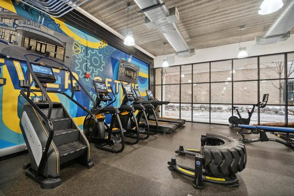 Z-PLACE PH UNIT SUBLEASE