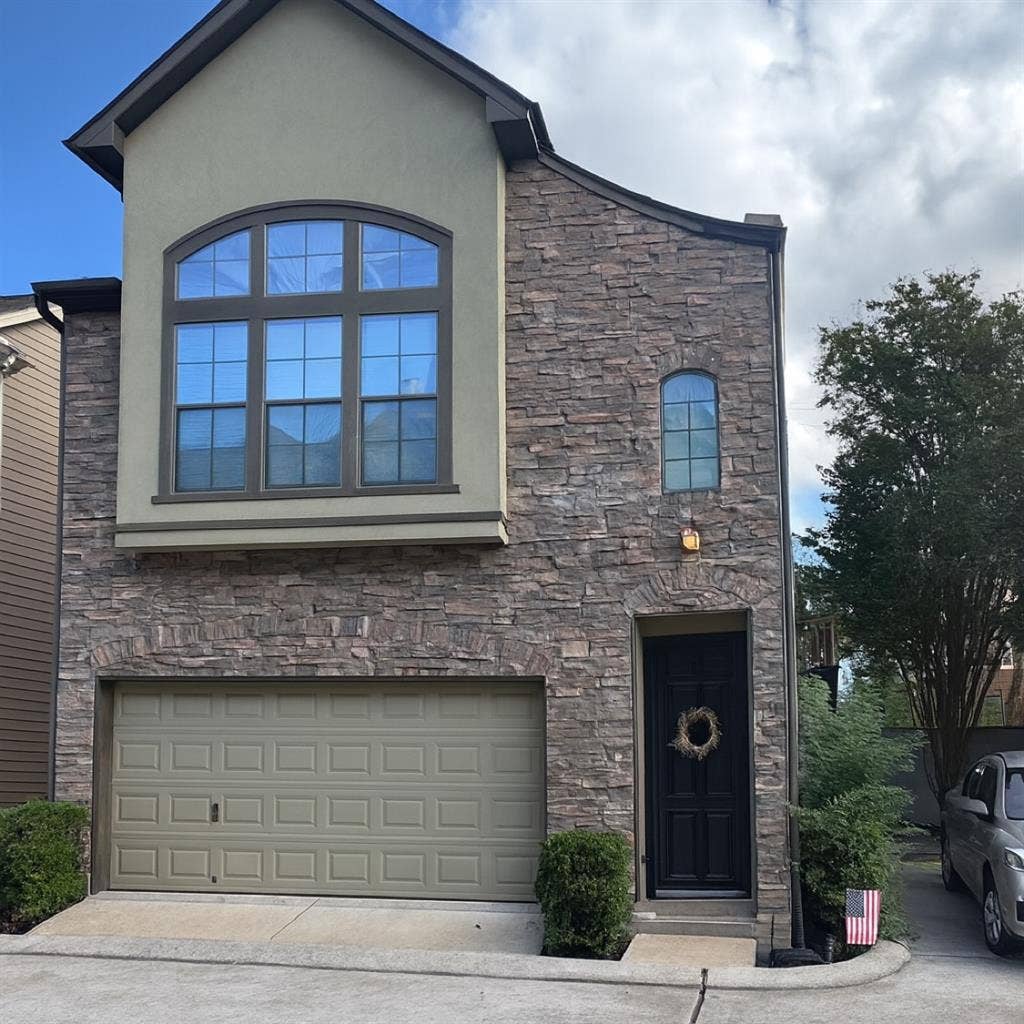 I Bed/ 
Bath All inclusive $