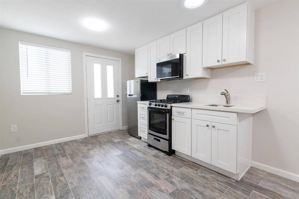 Peaceful, Private & Quiet Studio