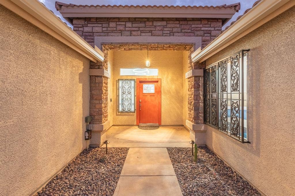 Furnished Room. All Utilities Incl.