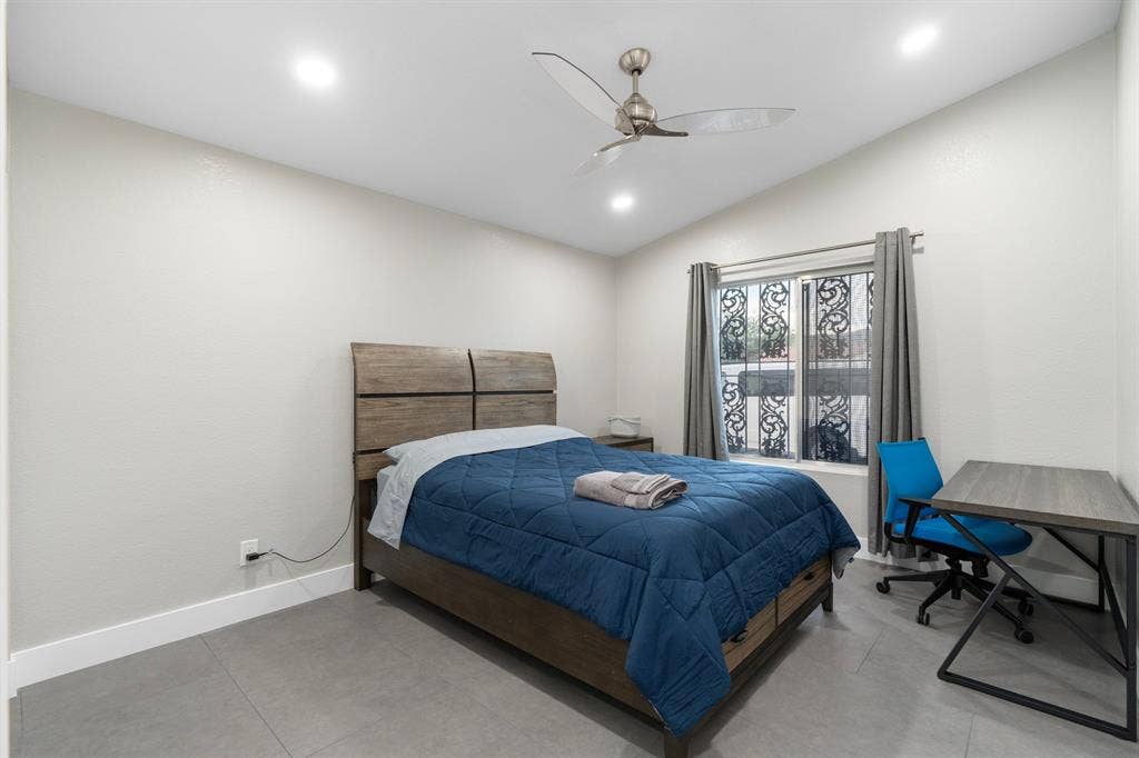 Furnished Room. All Utilities Incl.