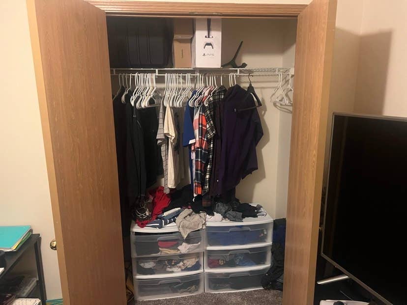 Looking for boy or girl roommate!