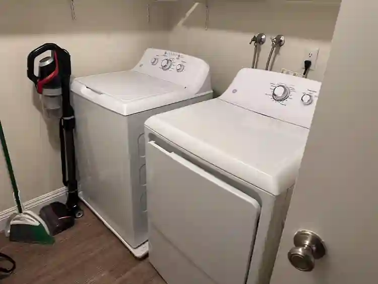 FURNISHED ROOM FOR RENT LIVERMOREE