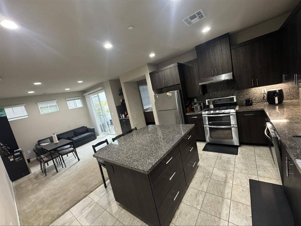 Room for Rent in East Palo Alto