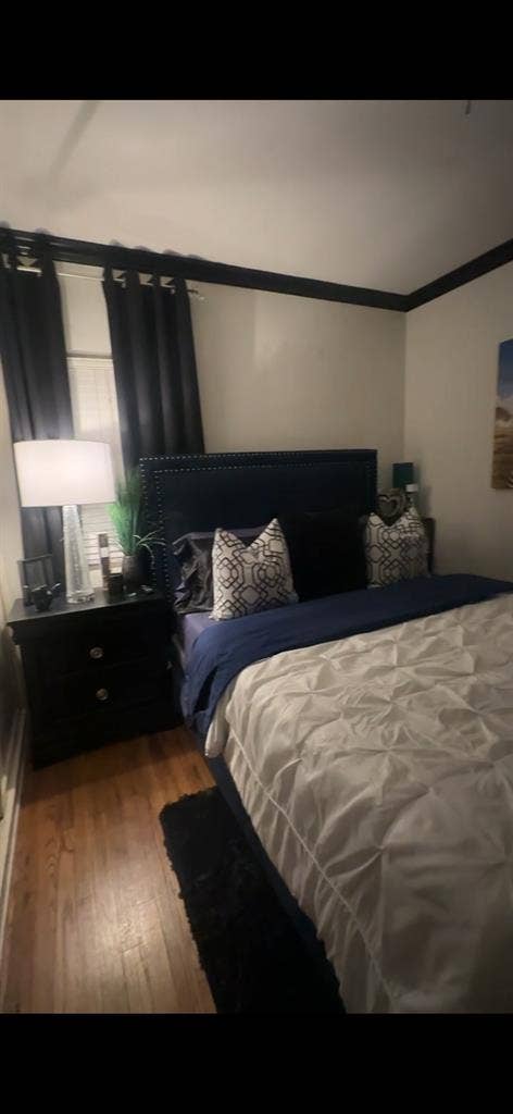 Room for Rent in Encino Home