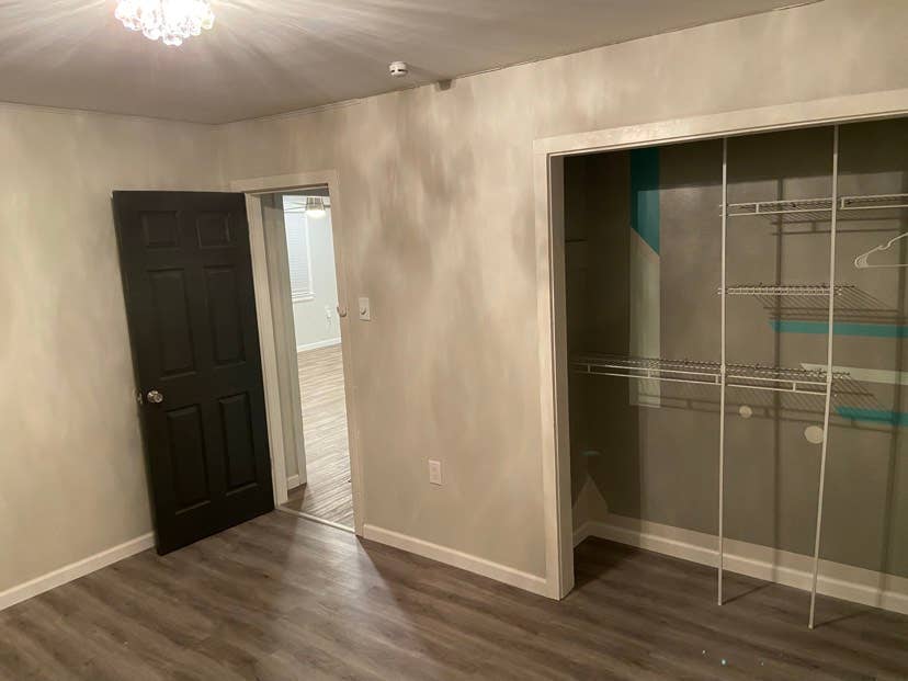 Xl bath furnished W/D