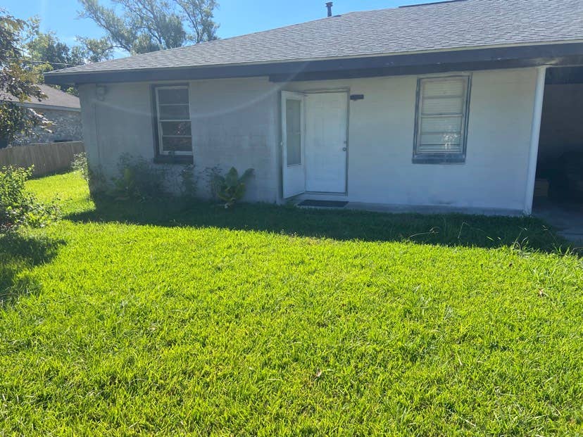 Xl bath furnished W/D