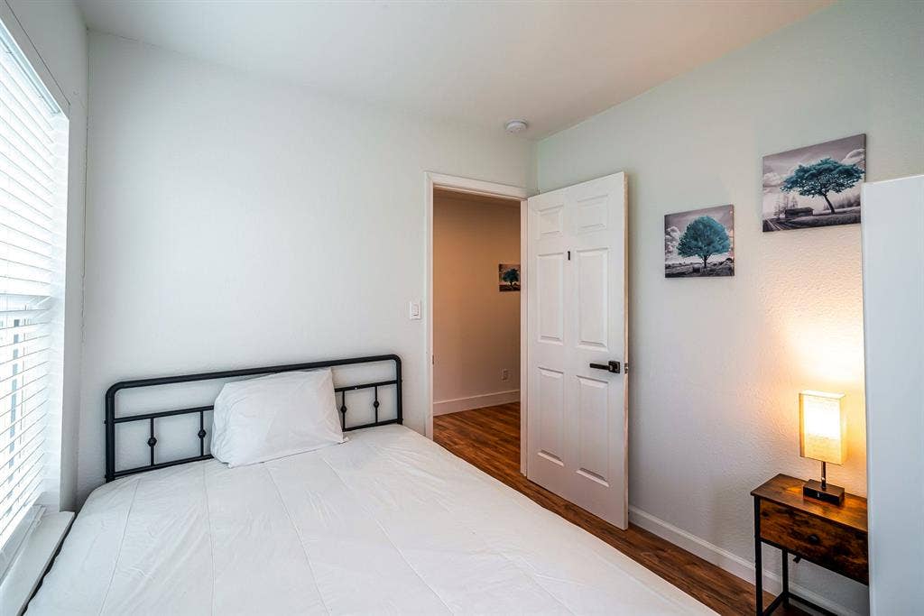 5 BR in Pasadena