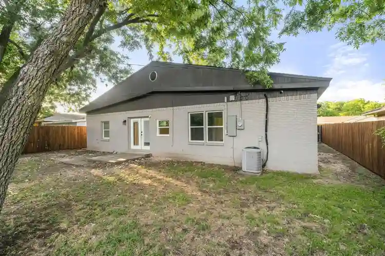 9 BR in Dallas