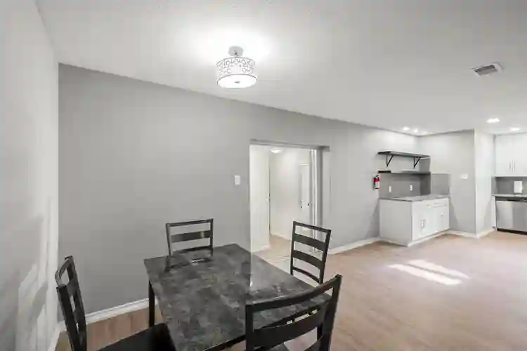 9 BR in Dallas