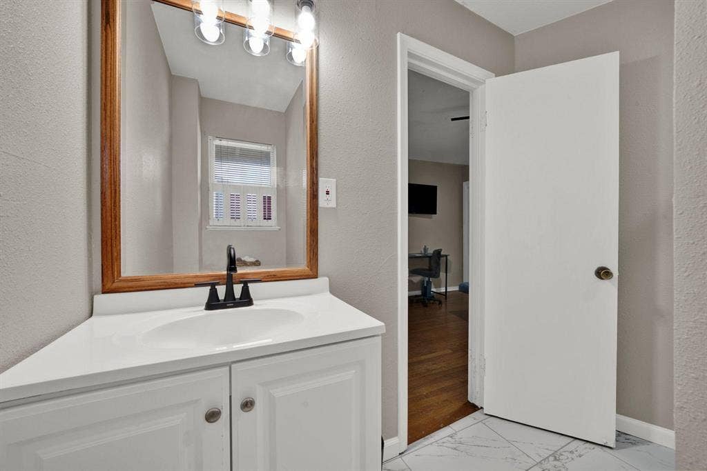 7 BR in Houston