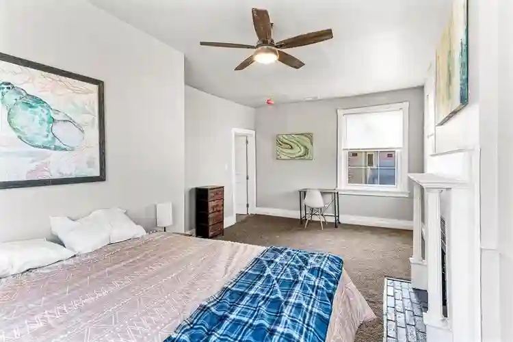 7 BR in Petersburg