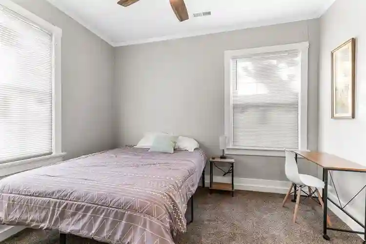 7 BR in Petersburg