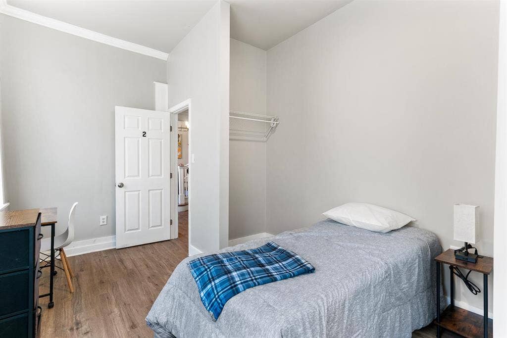 7 BR in Petersburg