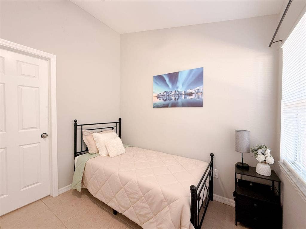 7 BR in Tampa