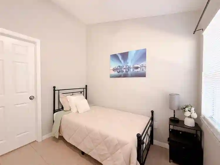 7 BR in Tampa