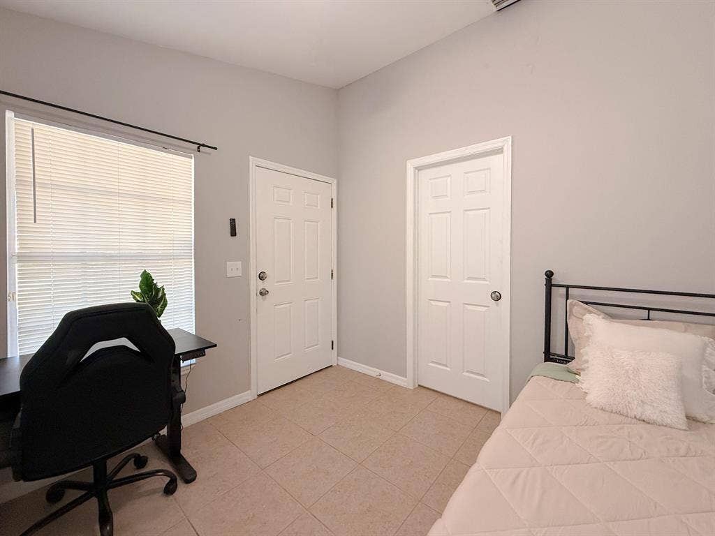 7 BR in Tampa