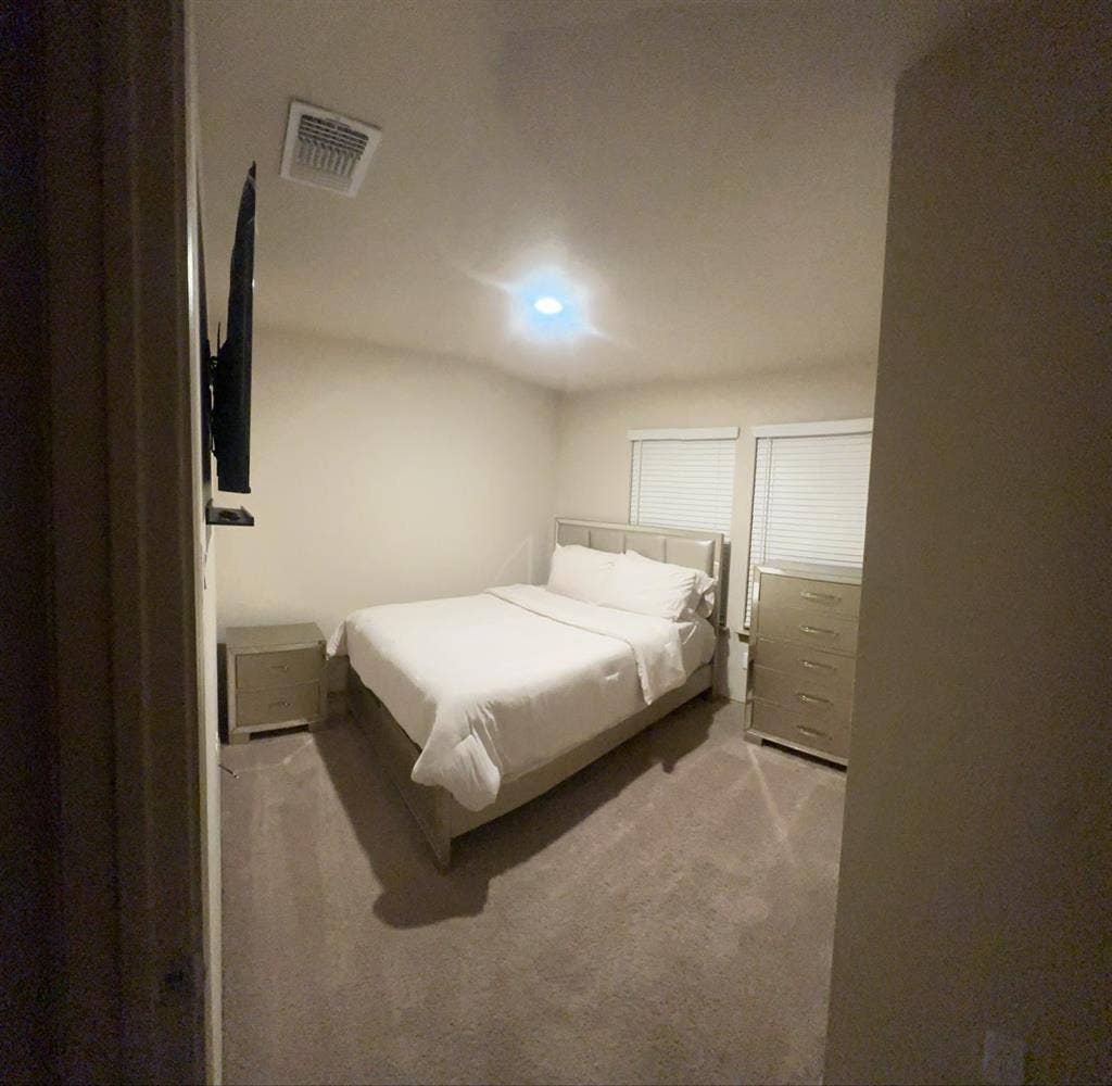 Furnished Room (Utilities Included)