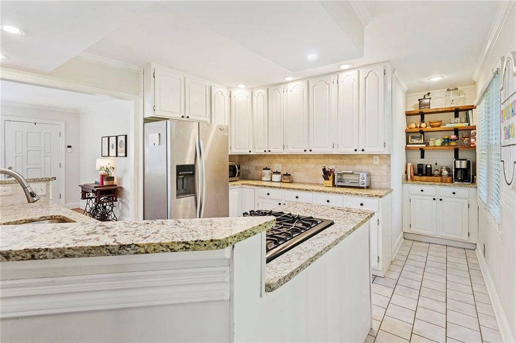 Master bedroom for rent