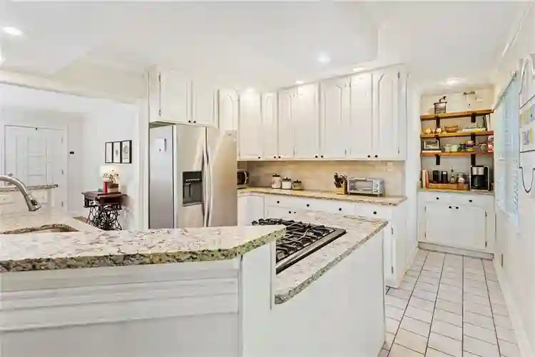 Master bedroom for rent