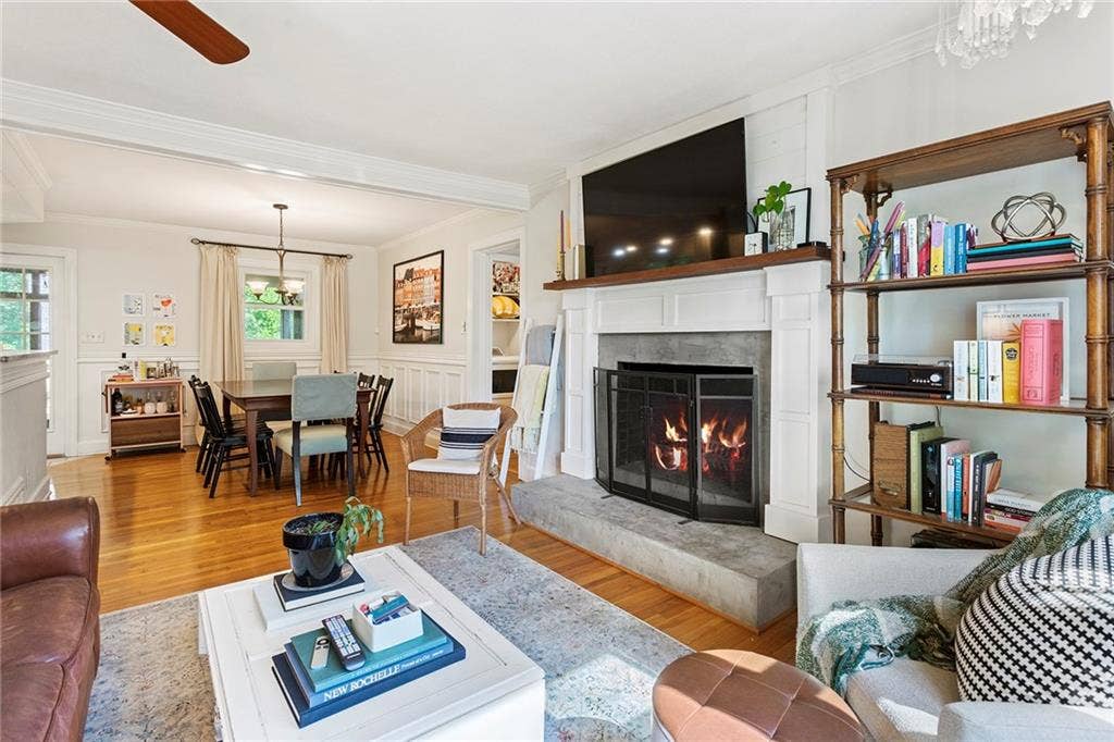 Master bedroom for rent