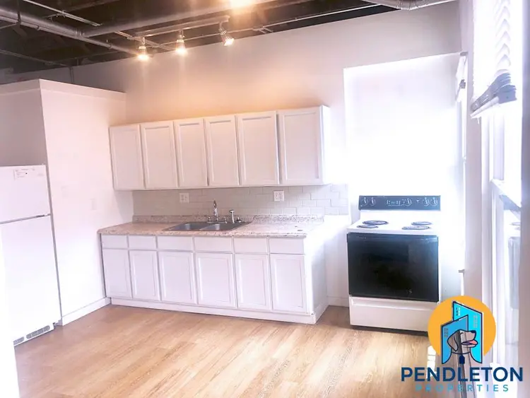 1 BEDROOM AVAILABLE - $/month