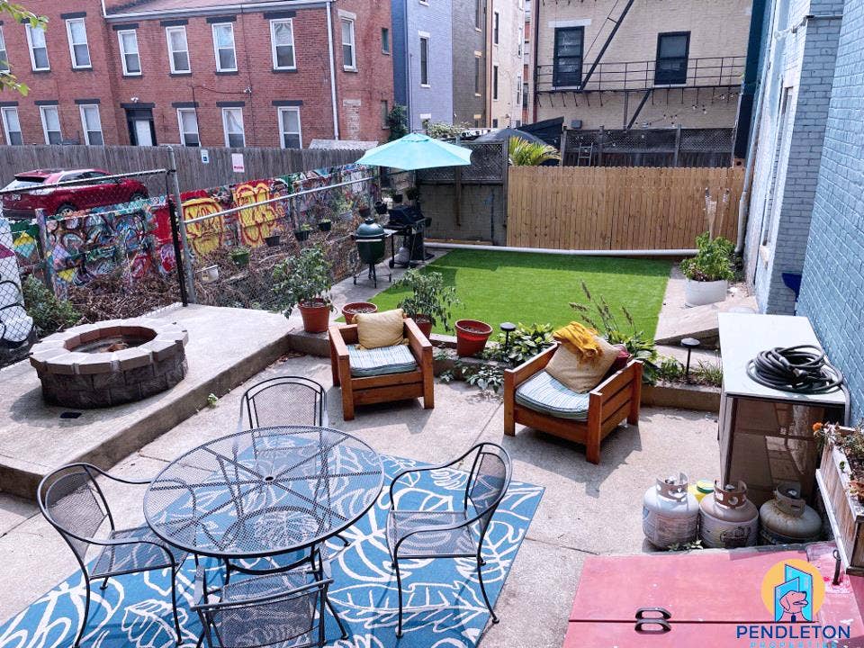 1 BEDROOM AVAILABLE - $/month