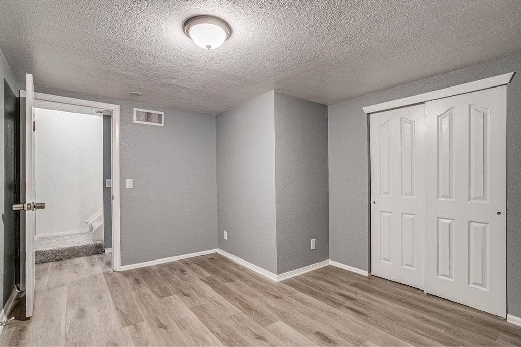 Thornton Clean, Peaceful, Room 🙂