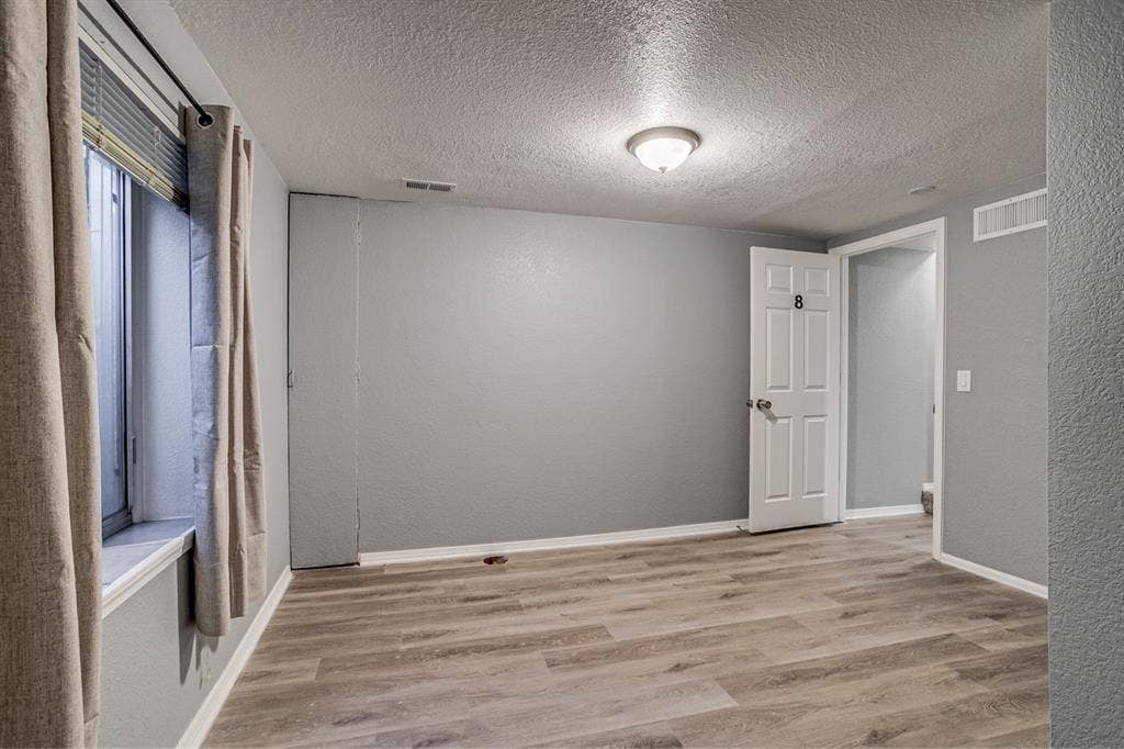 Thornton Clean, Peaceful, Room 🙂