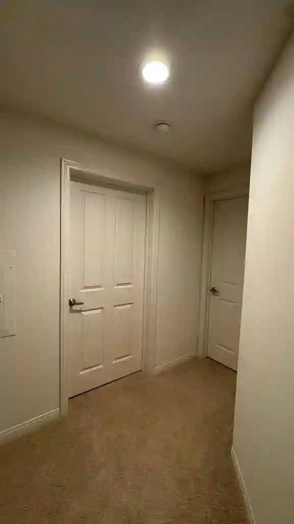 Private Room / Private Bath