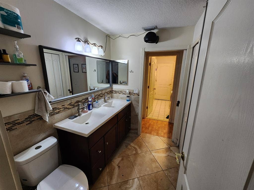 1 bed room with bath room for rent