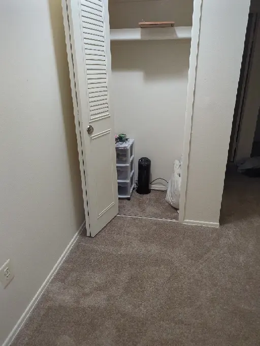 Room for rent 2 bedroom apartment