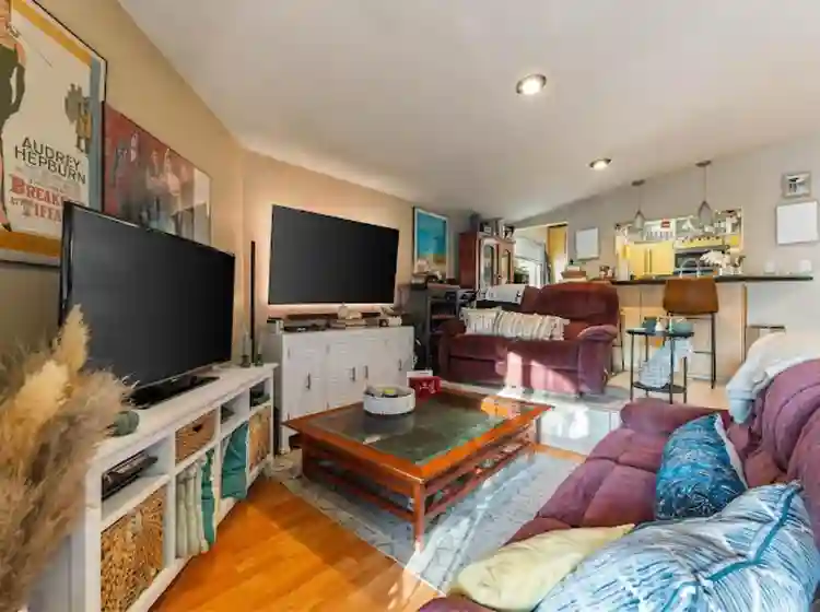 Private room W/ an en-suite bath