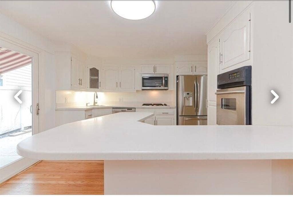 Looking for girl roommate