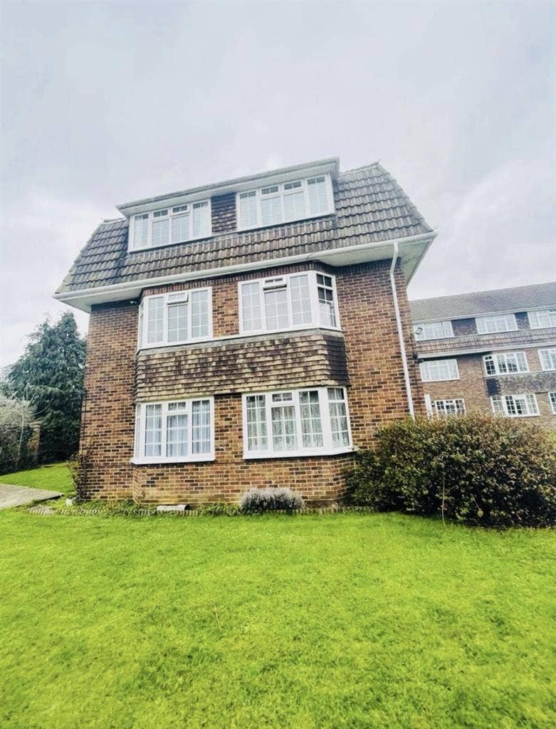 Single room for rent - Female only