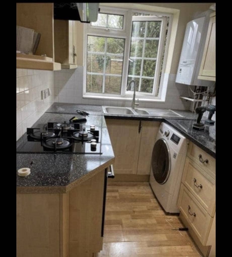 Single room for rent - Female only