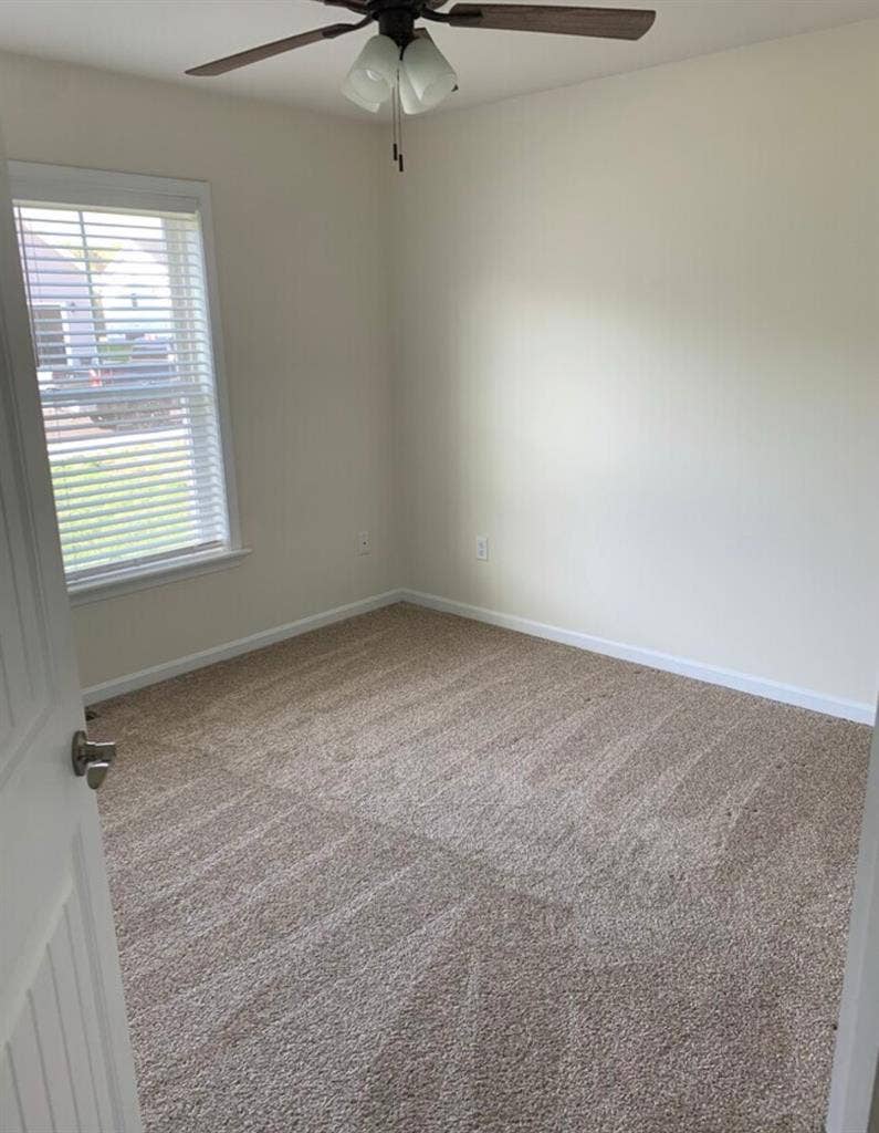 Bright Room w/ Utilities