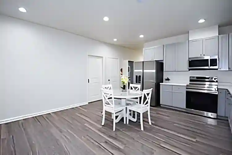 7 BR in Houston